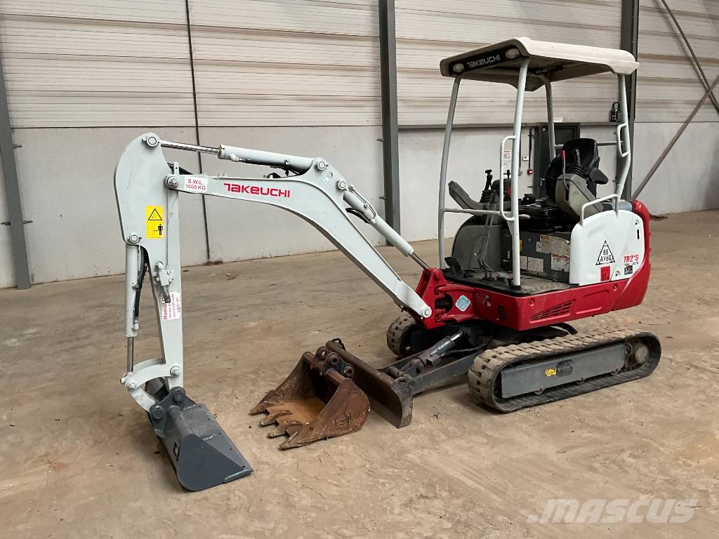 Takeuchi TB 216 حفارات صغيرة أقل من 7 طن (حفارات صغيرة)