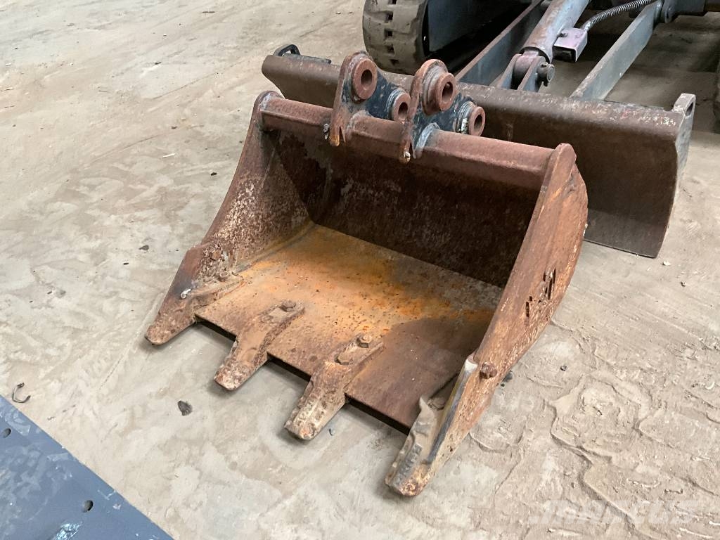 Takeuchi TB 216 حفارات صغيرة أقل من 7 طن (حفارات صغيرة)