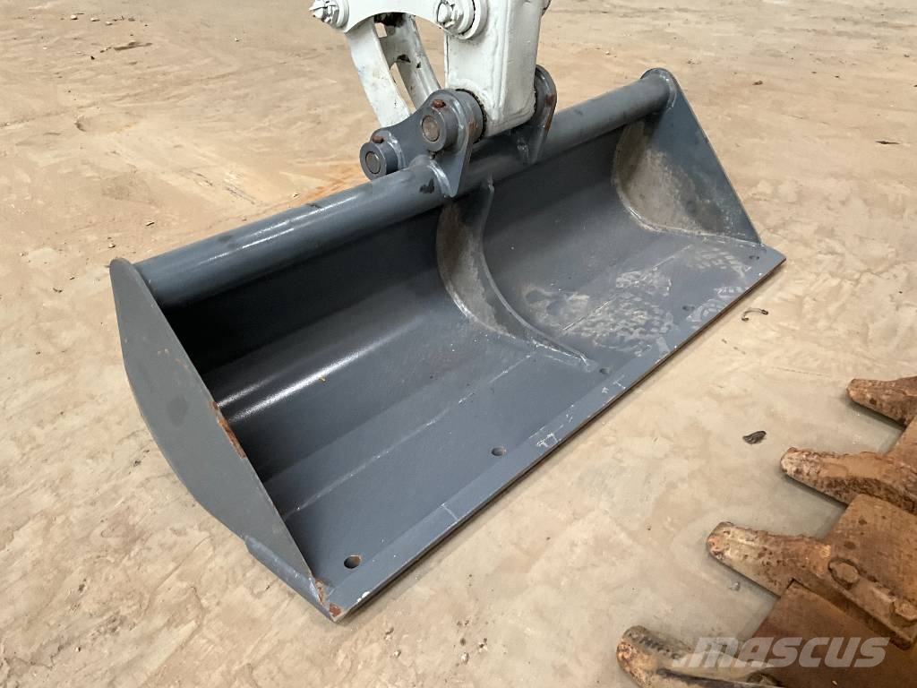Takeuchi TB 216 حفارات صغيرة أقل من 7 طن (حفارات صغيرة)