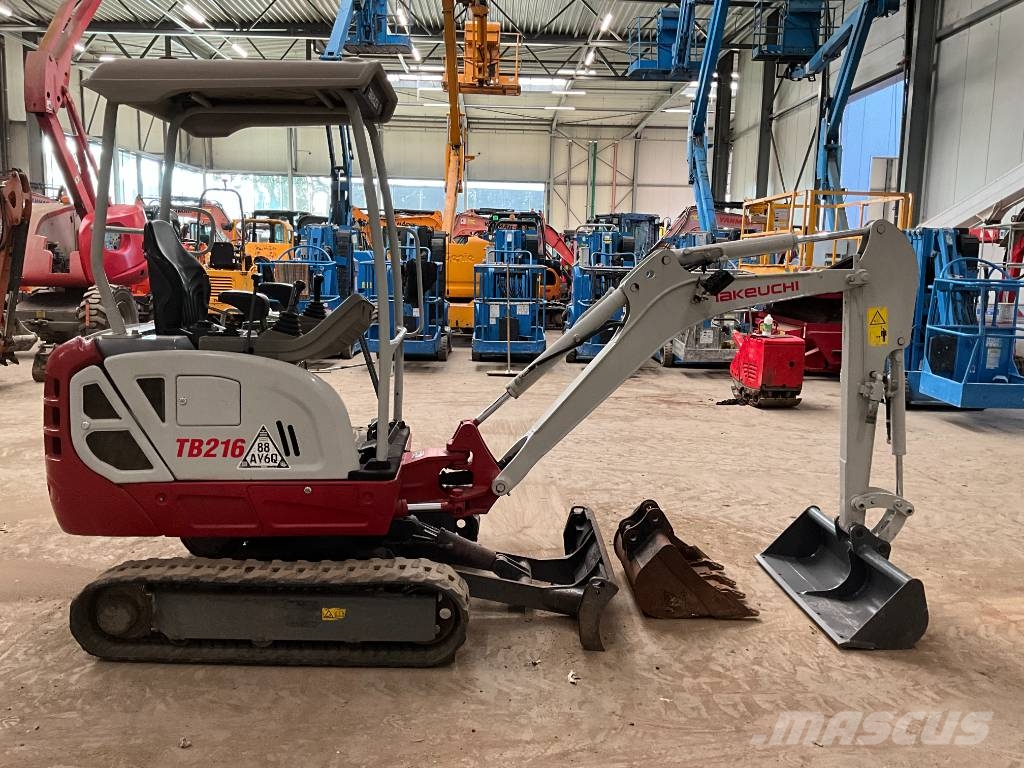 Takeuchi TB 216 حفارات صغيرة أقل من 7 طن (حفارات صغيرة)