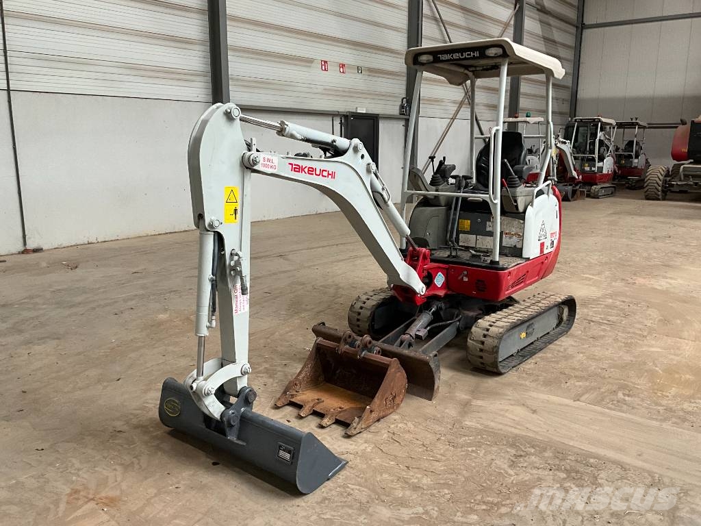 Takeuchi TB 216 حفارات صغيرة أقل من 7 طن (حفارات صغيرة)