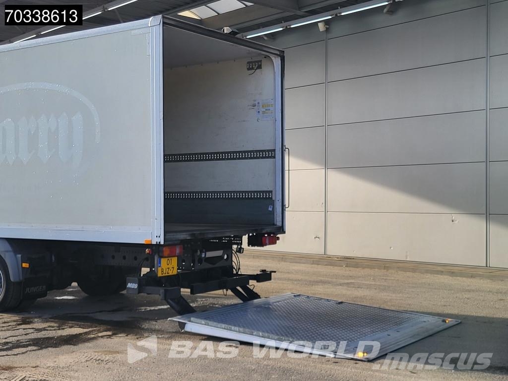 Mercedes-Benz Actros 1218 4X2 12t Manual Tailgate Euro 5 APK 06- Camiones caja cerrada