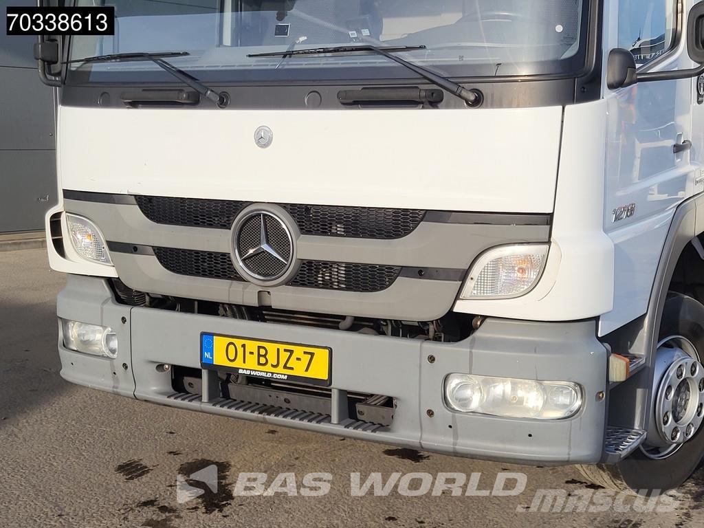 Mercedes-Benz Actros 1218 4X2 12t Manual Tailgate Euro 5 APK 06- Camiones caja cerrada