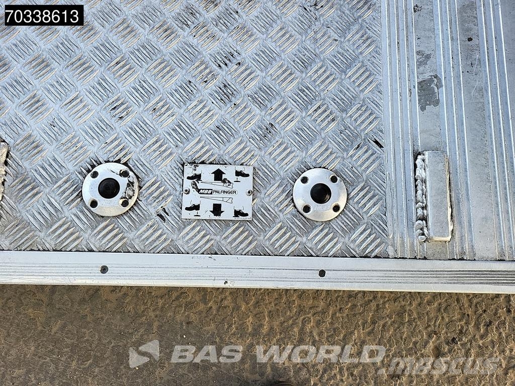 Mercedes-Benz Atego 1218 4X2 12t Manual Tailgate Euro 5 APK 06-2 شاحنات ذات هيكل صندوقي