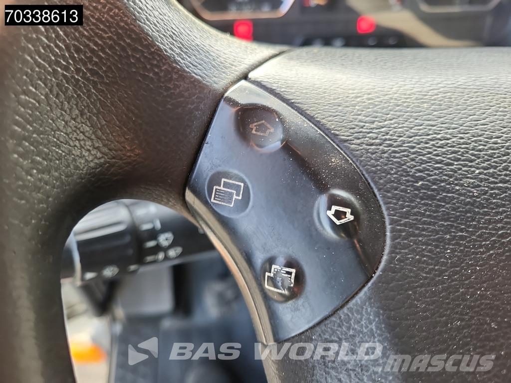 Mercedes-Benz Atego 1218 4X2 12t Manual Tailgate Euro 5 APK 06-2 شاحنات ذات هيكل صندوقي
