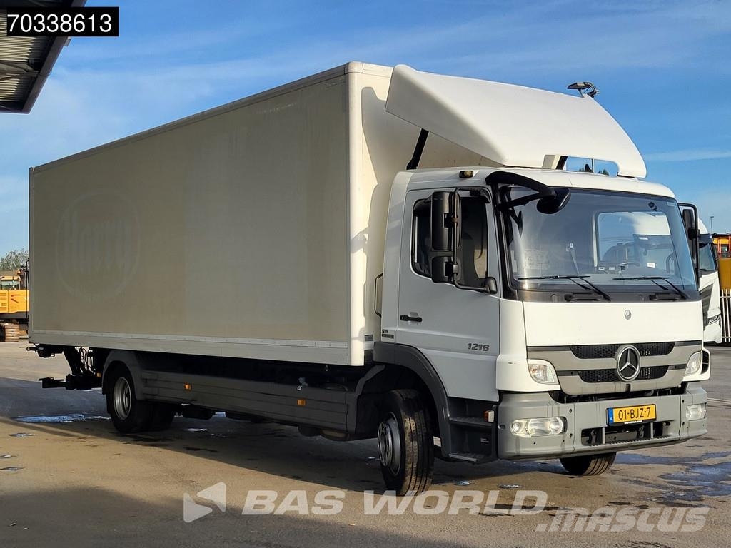 Mercedes-Benz Atego 1218 4X2 12t Manual Tailgate Euro 5 APK 06-2 شاحنات ذات هيكل صندوقي