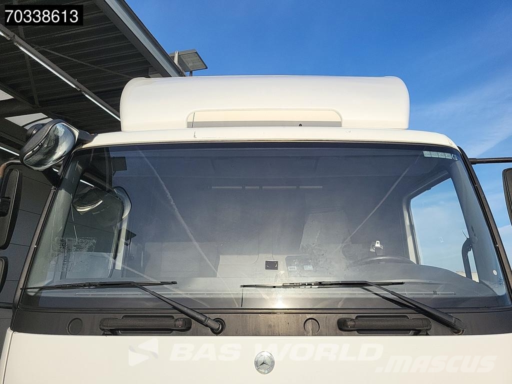 Mercedes-Benz Atego 1218 4X2 12t Manual Tailgate Euro 5 APK 06-2 شاحنات ذات هيكل صندوقي
