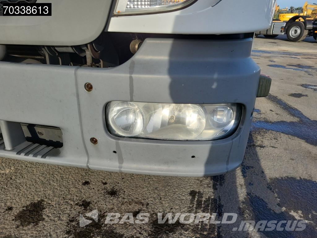 Mercedes-Benz Atego 1218 4X2 12t Manual Tailgate Euro 5 APK 06-2 شاحنات ذات هيكل صندوقي