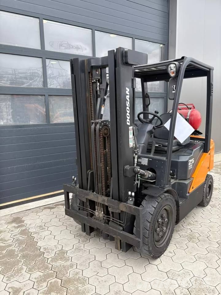 Doosan G25 P-7 Sonstige Baumaschinen