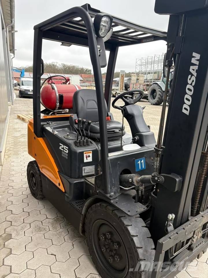 Doosan G25 P-7 Sonstige Baumaschinen