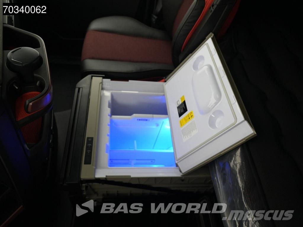 Volvo FH16 700 FH 4X2 NEW! Retarder 2xTanks I-ParkCool Sattelzugmaschinen