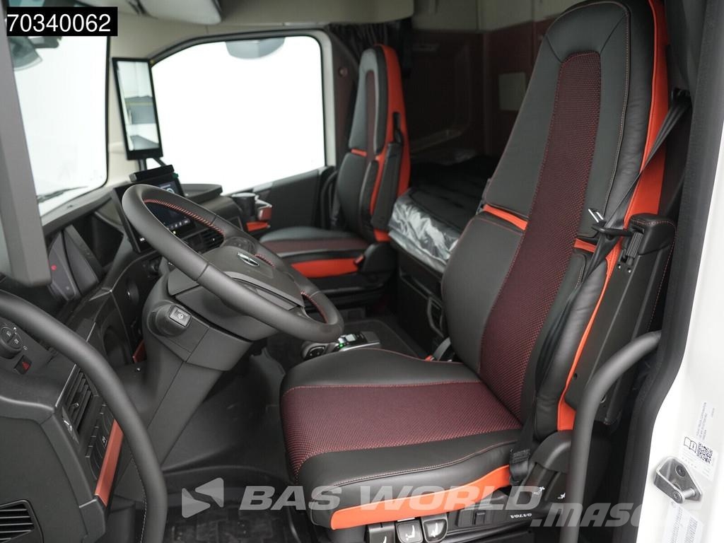 Volvo FH16 700 FH 4X2 NEW! Retarder 2xTanks I-ParkCool Sattelzugmaschinen