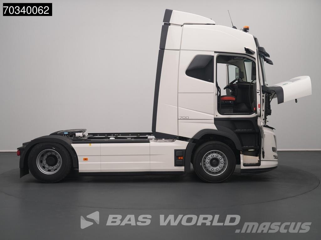 Volvo FH16 700 FH 4X2 NEW! Retarder 2xTanks I-ParkCool Sattelzugmaschinen