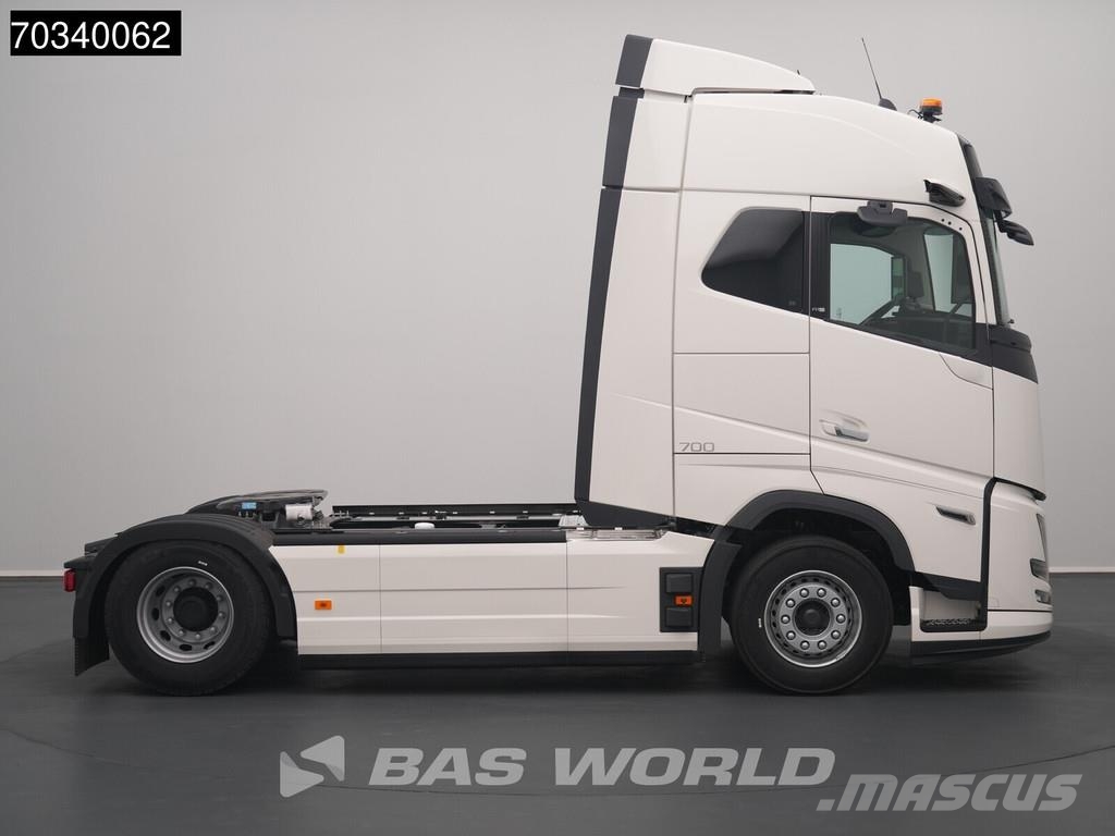 Volvo FH16 700 FH 4X2 NEW! Retarder 2xTanks I-ParkCool Trækkere