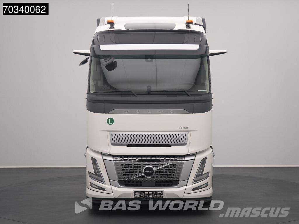 Volvo FH16 700 FH 4X2 NEW! Retarder 2xTanks I-ParkCool Trækkere