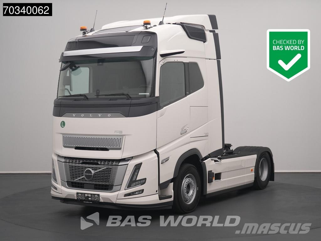 Volvo FH16 700 FH 4X2 NEW! Retarder 2xTanks I-ParkCool Sattelzugmaschinen