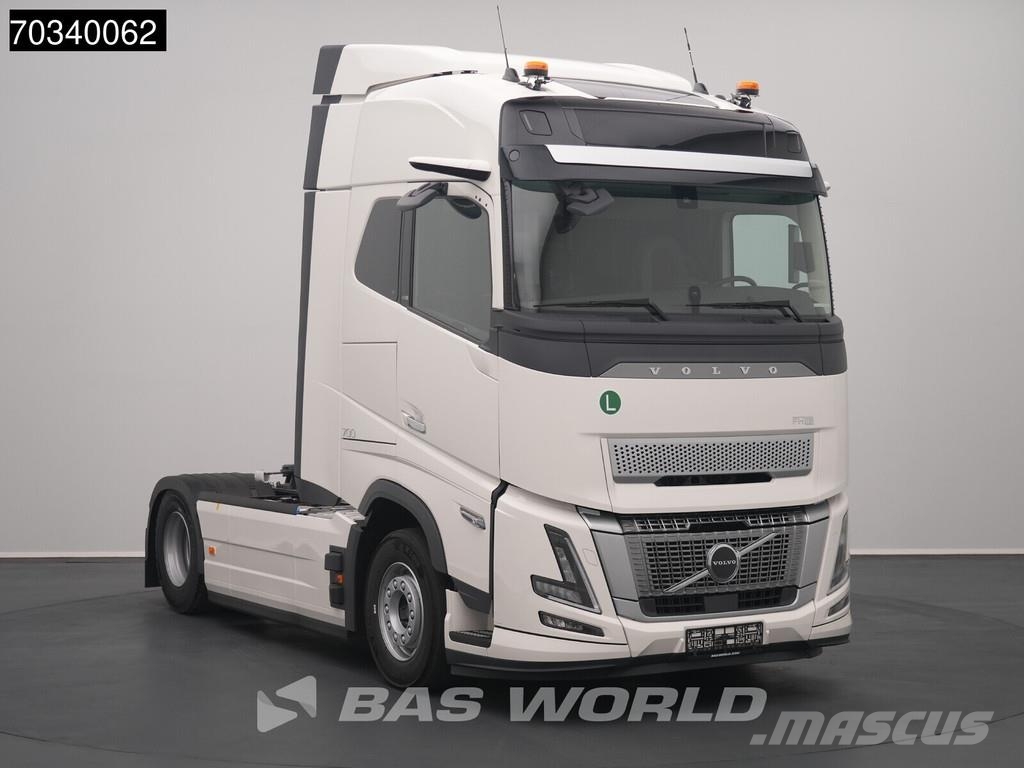 Volvo FH16 700 FH 4X2 NEW! Retarder 2xTanks I-ParkCool Sattelzugmaschinen