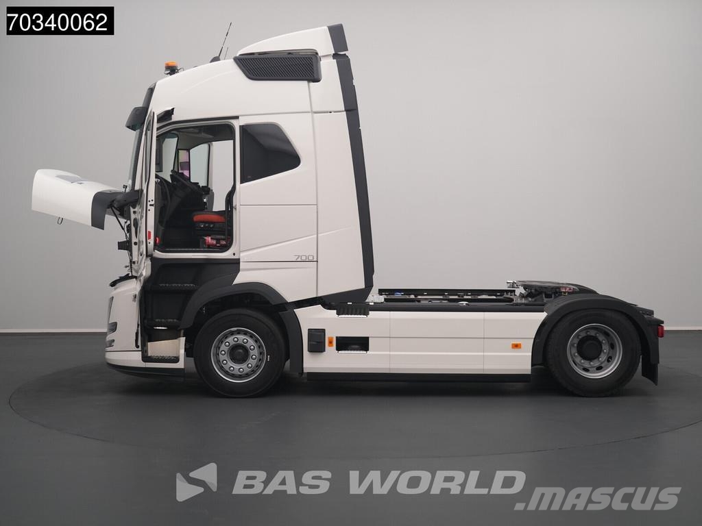 Volvo FH16 700 FH 4X2 NEW! Retarder 2xTanks I-ParkCool Sattelzugmaschinen