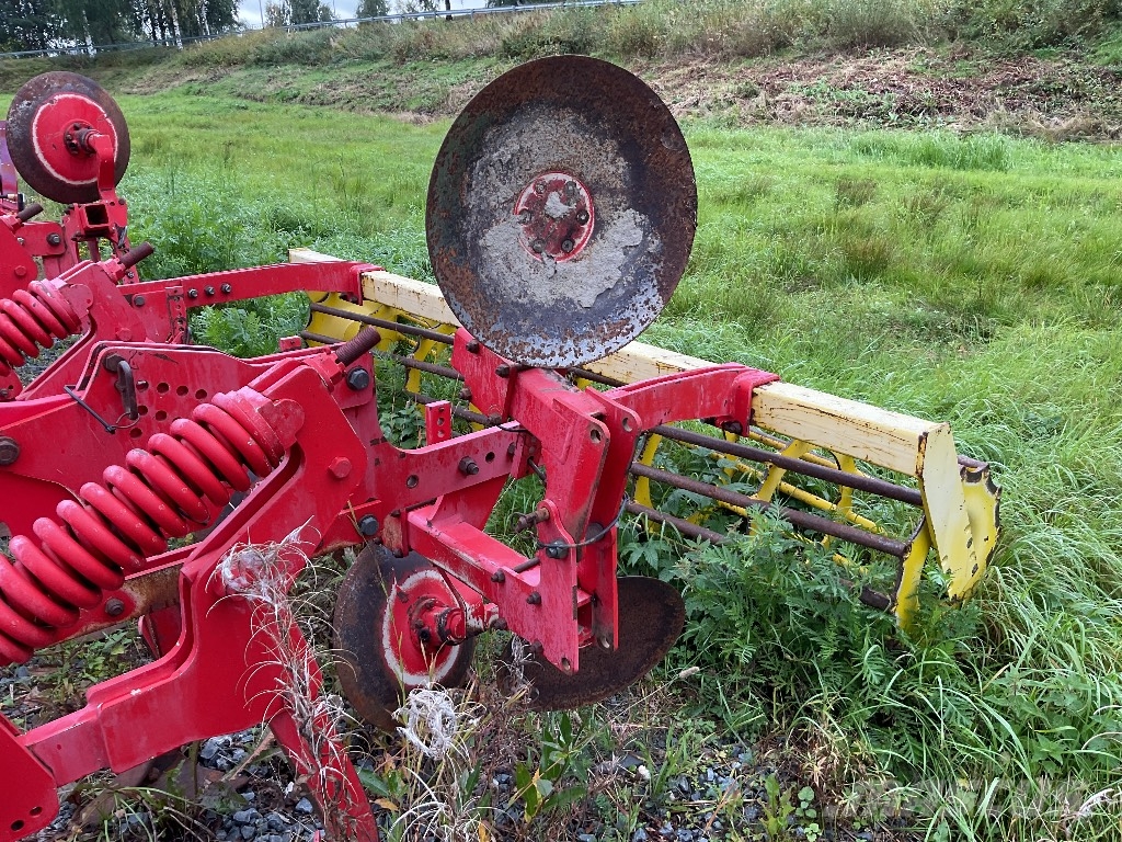 Pöttinger Synkro 3003 Cultivatoren