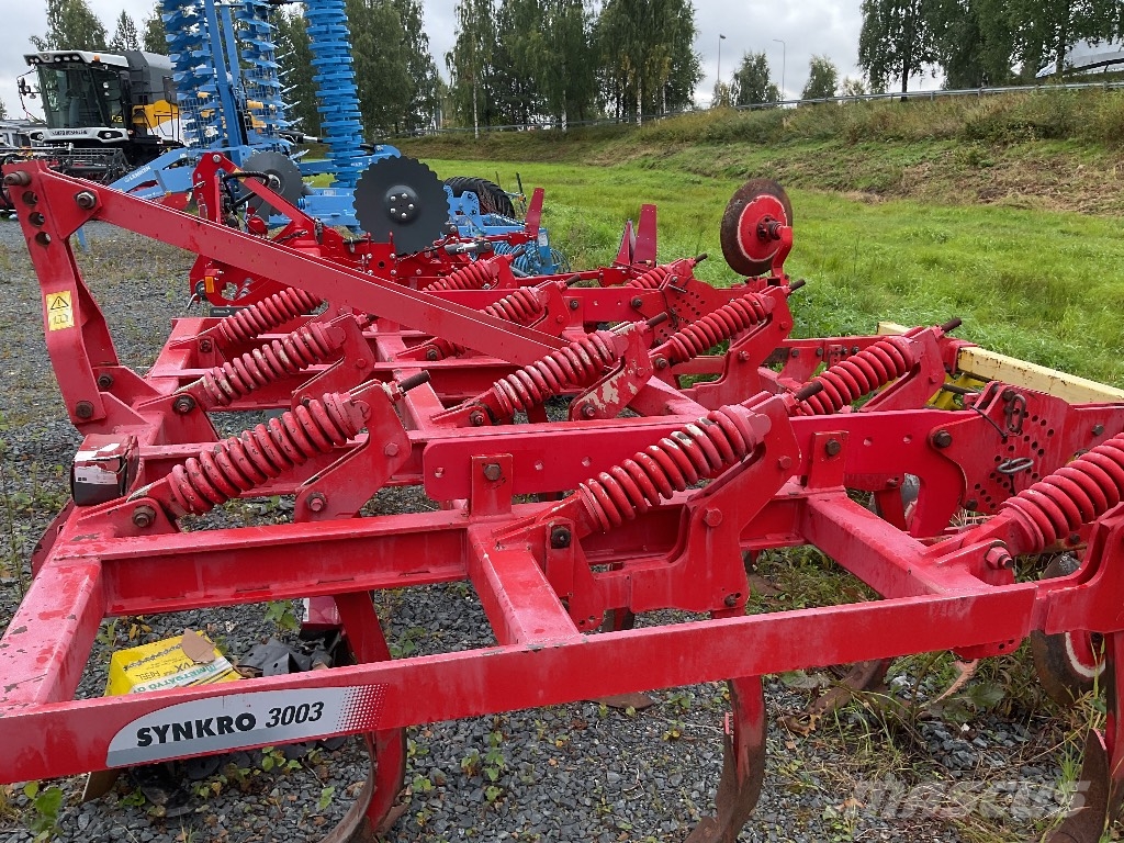 Pöttinger Synkro 3003 Cultivatoren