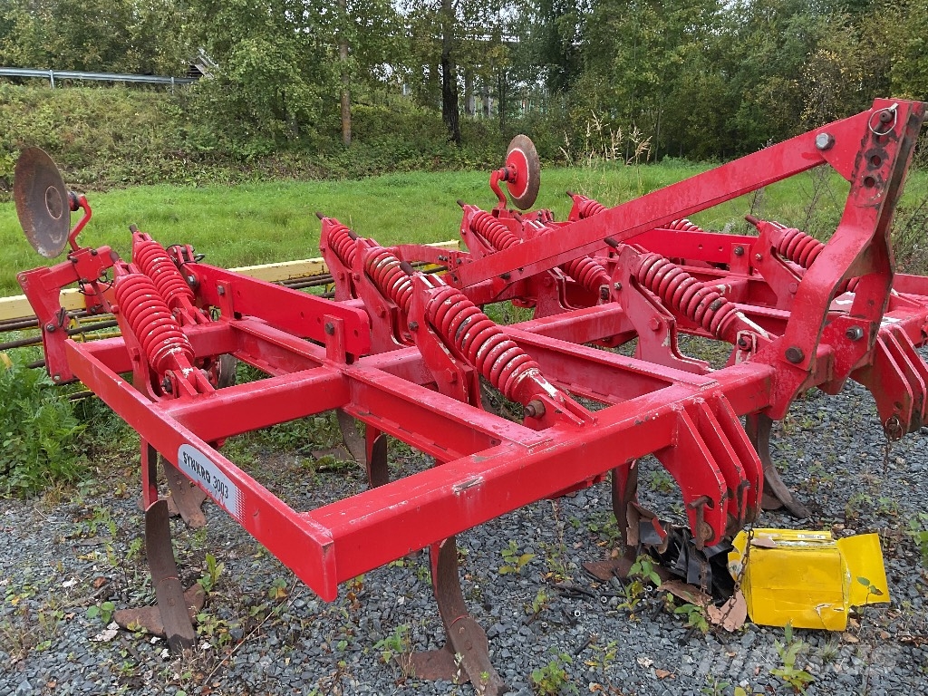 Pöttinger Synkro 3003 Cultivatoren