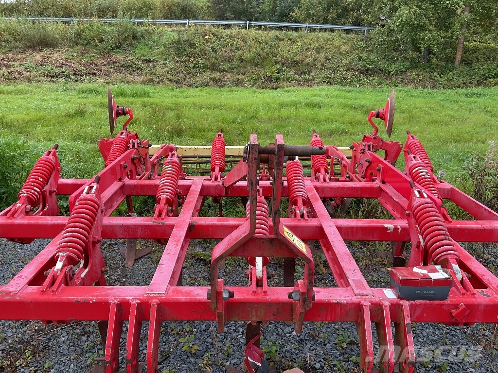 Pöttinger Synkro 3003 Cultivatoren