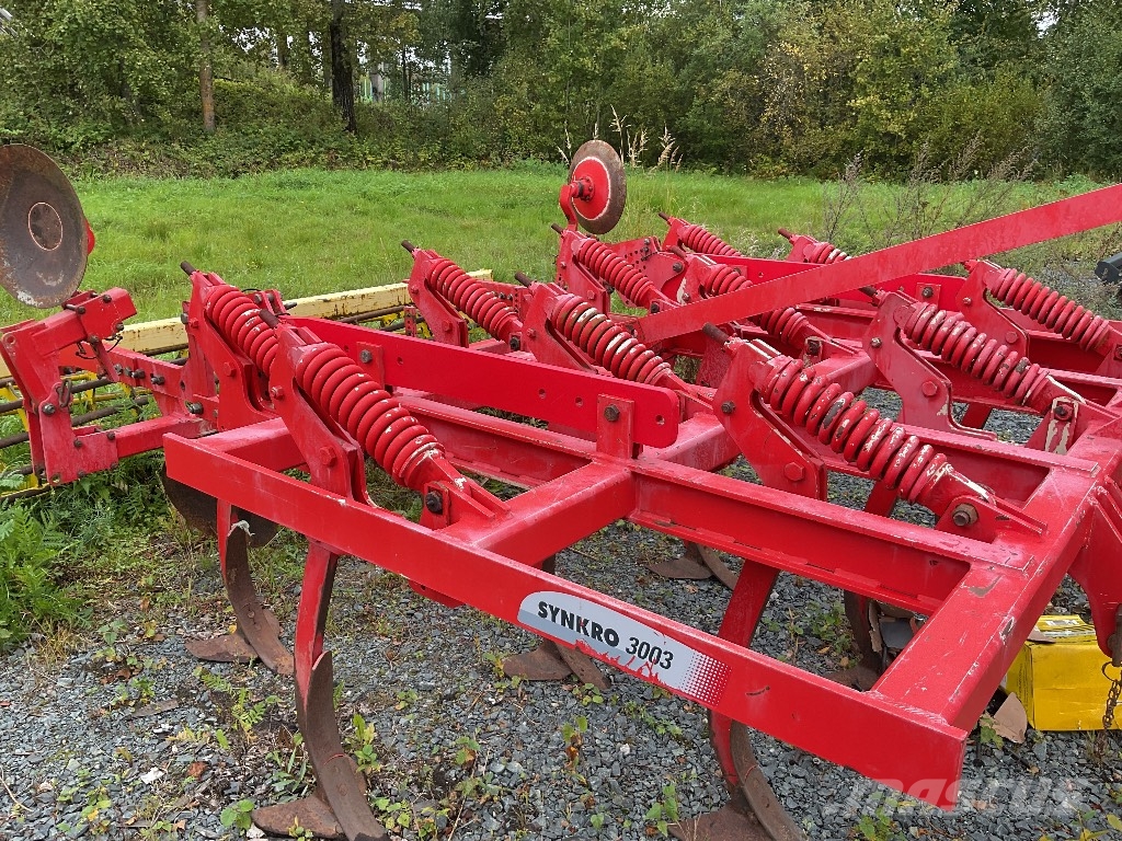 Pöttinger Synkro 3003 Cultivatoren