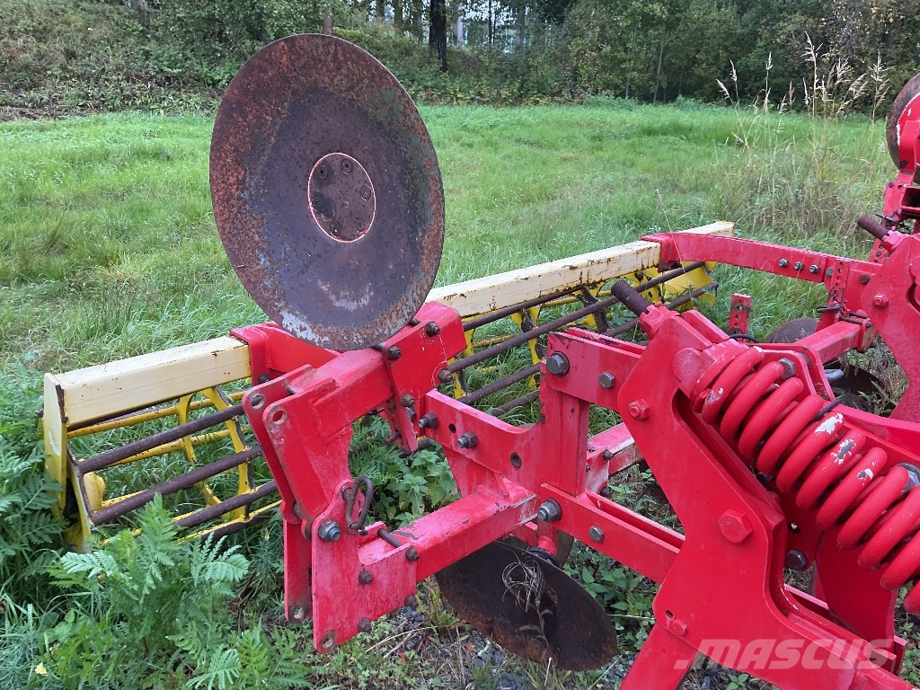 Pöttinger Synkro 3003 Cultivatoren