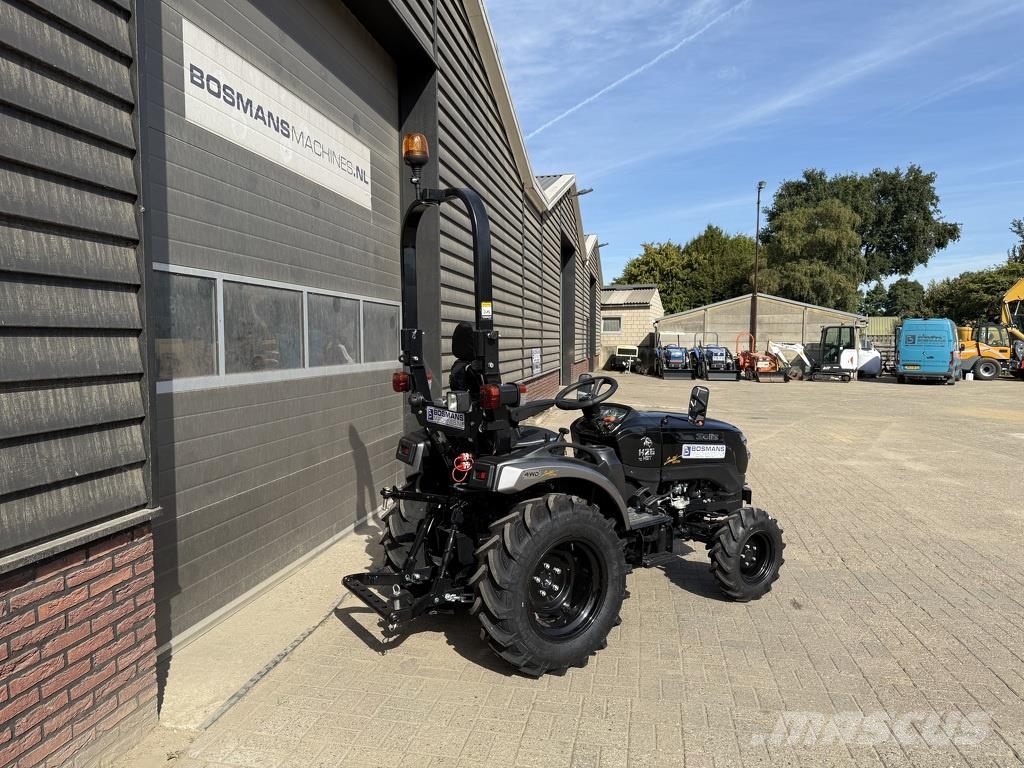 Solis 26 HST minitractor NIEUW black edition / brede agr Traktory