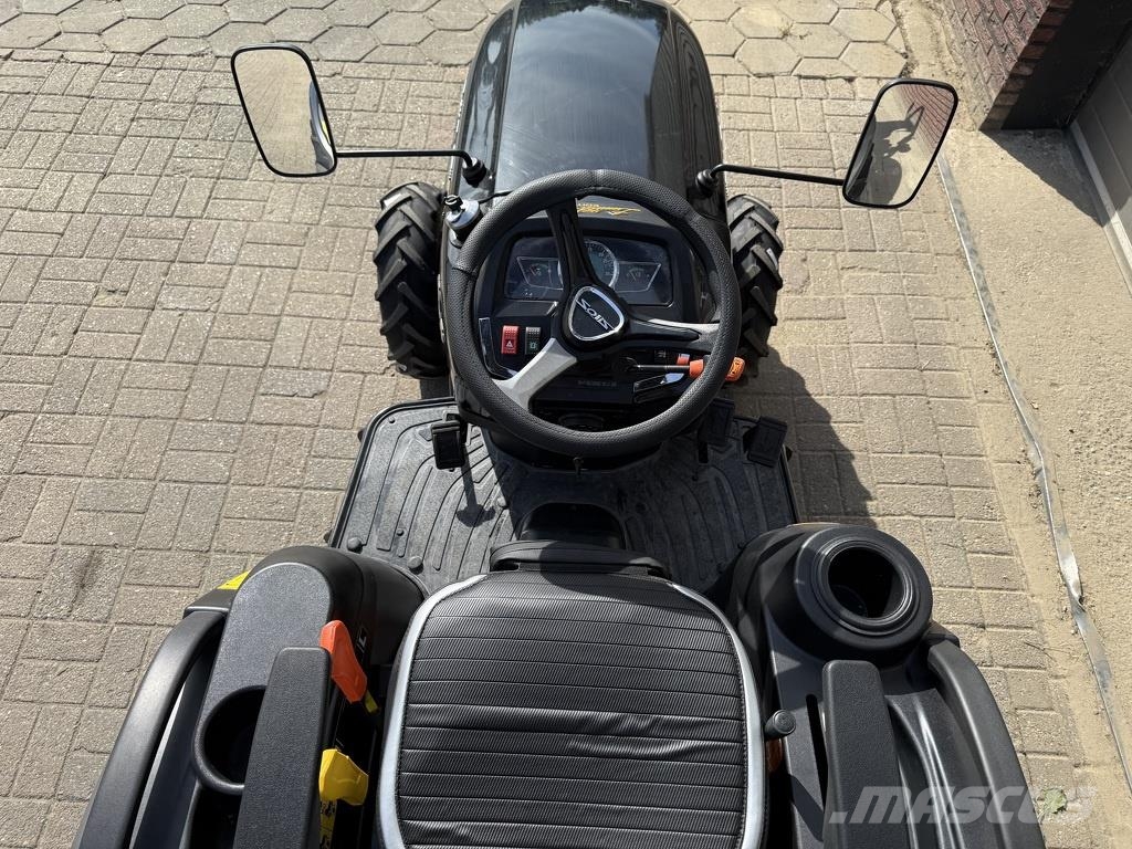 Solis 26 HST minitractor NIEUW black edition / brede agr Traktory
