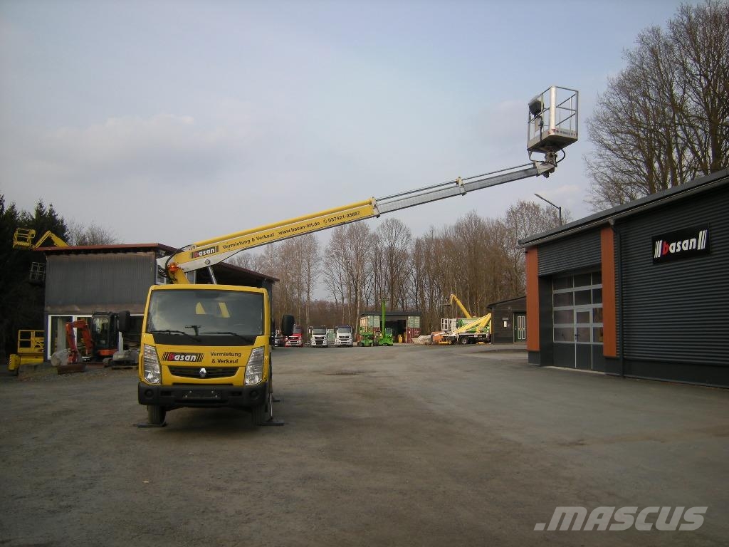 Renault Maxity mit Multitel 160 Alu DS Телескопични повдигачи