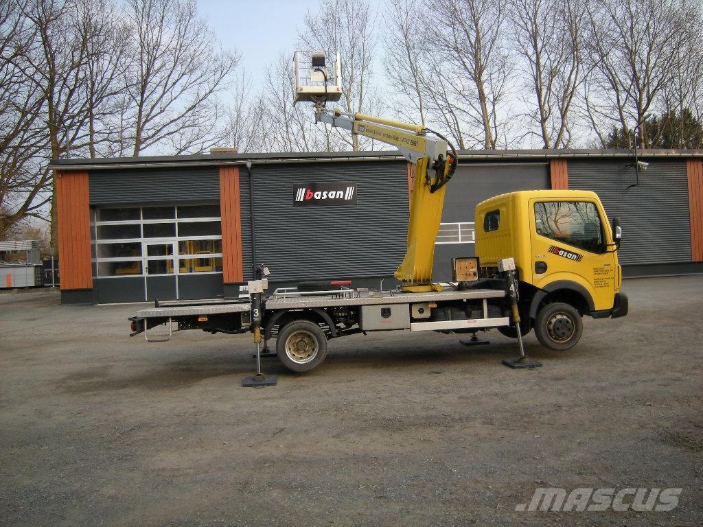 Renault Maxity mit Multitel 160 Alu DS Teleskopbühnen