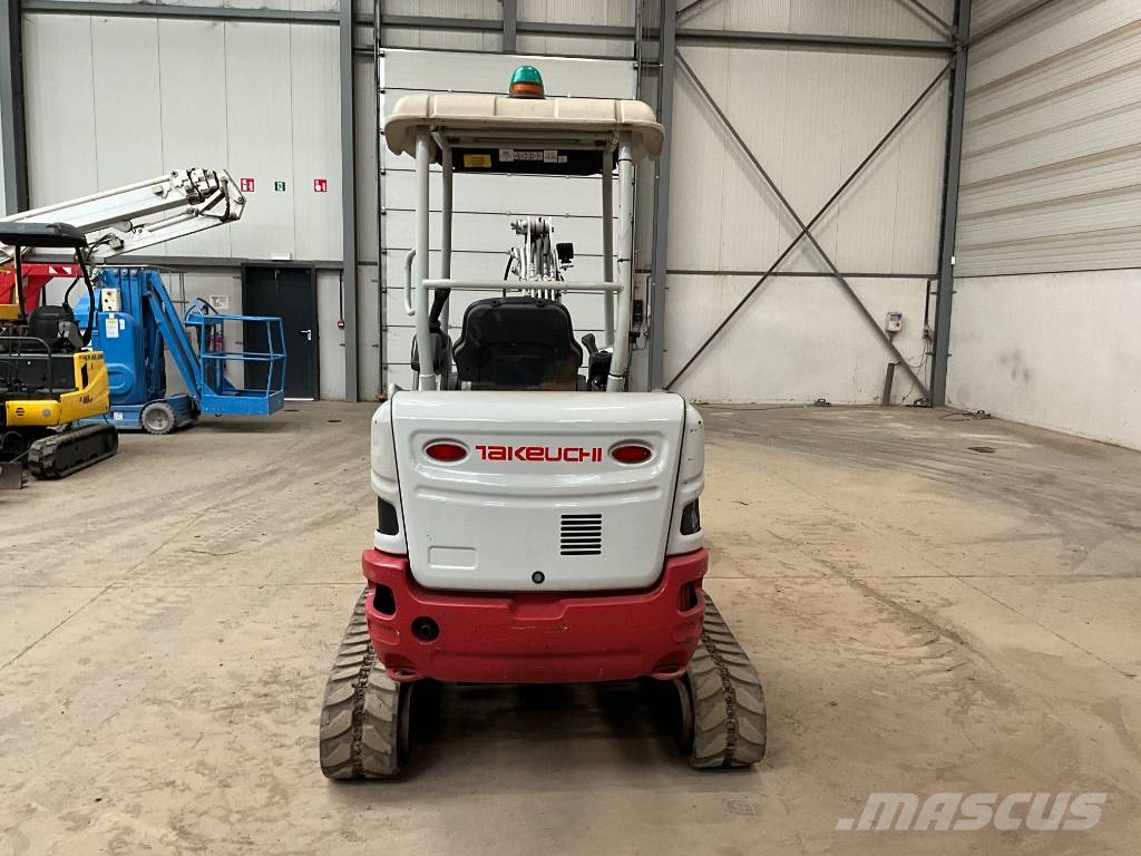 Takeuchi TB 225 حفارات صغيرة أقل من 7 طن (حفارات صغيرة)