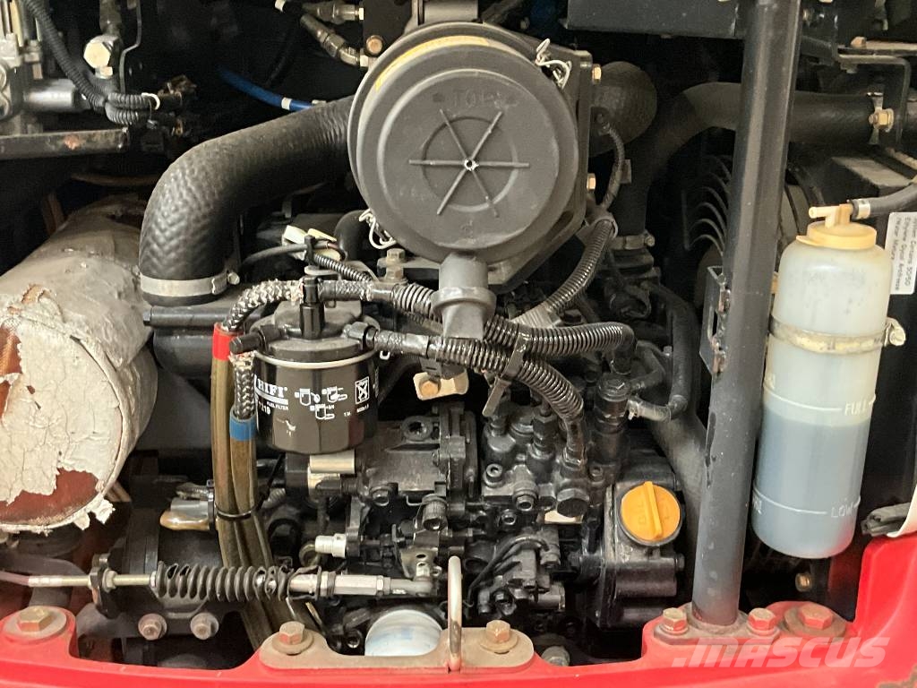 Takeuchi TB 225 حفارات صغيرة أقل من 7 طن (حفارات صغيرة)