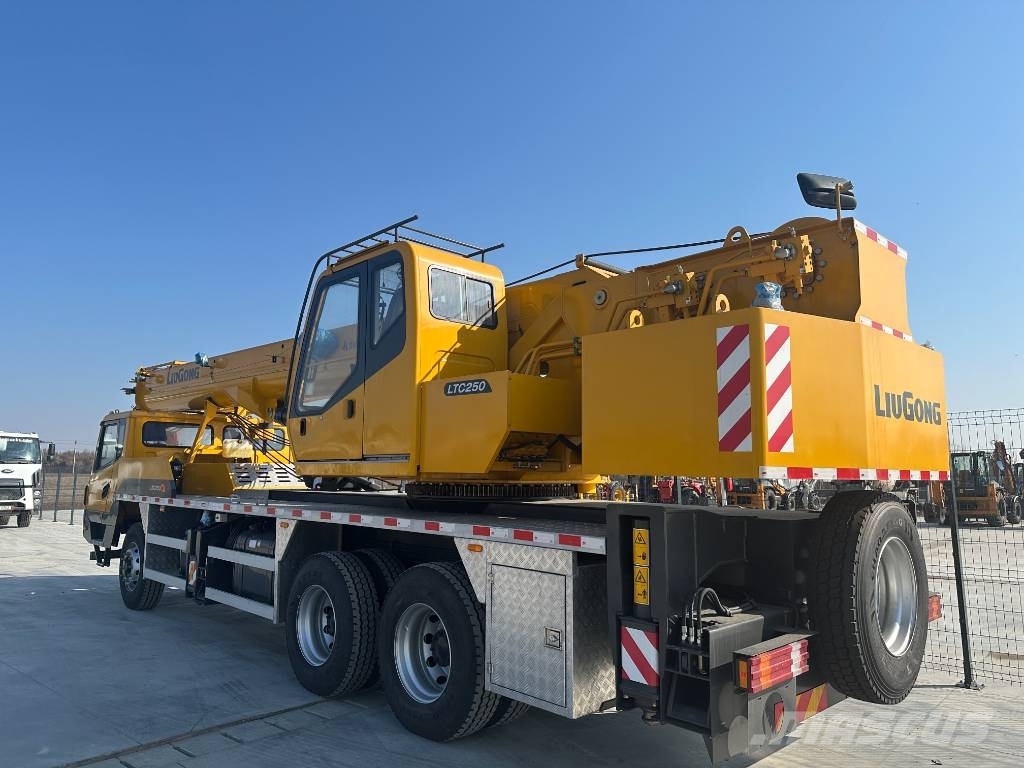 LiuGong LTC250V5 全地面起重机︳移动式起重机