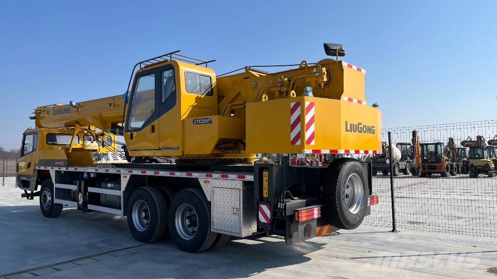 LiuGong LTC250V5 全地面起重机︳移动式起重机