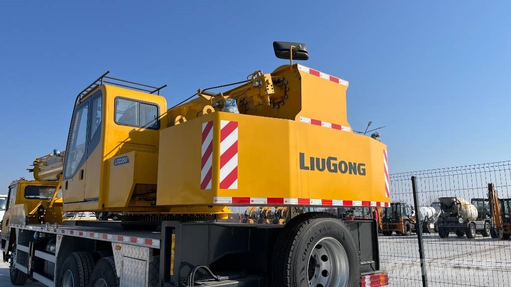 LiuGong LTC250V5 全地面起重机︳移动式起重机