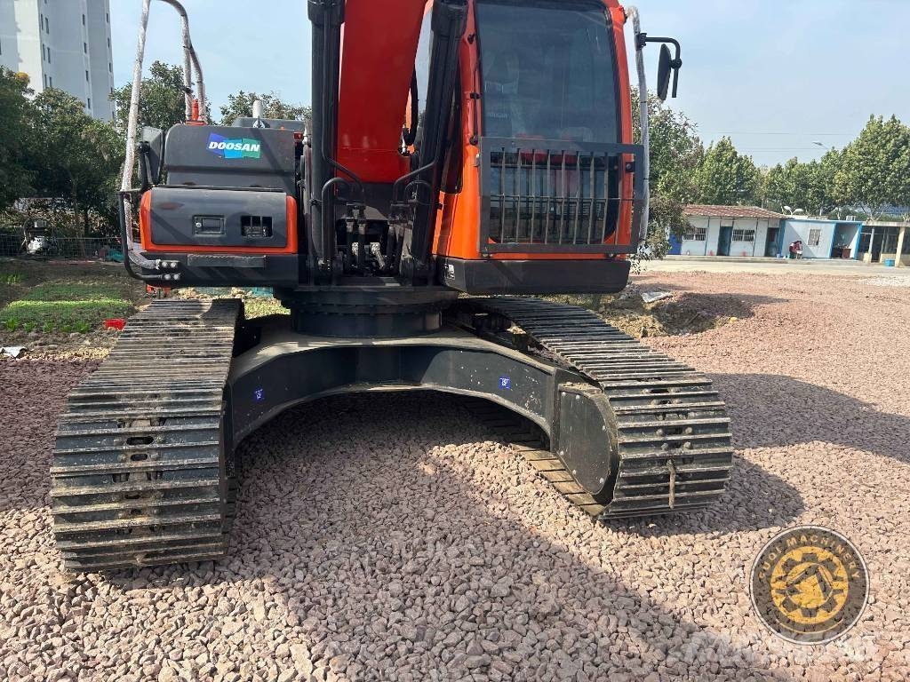 Doosan 225 LCV Верижен екскаватор
