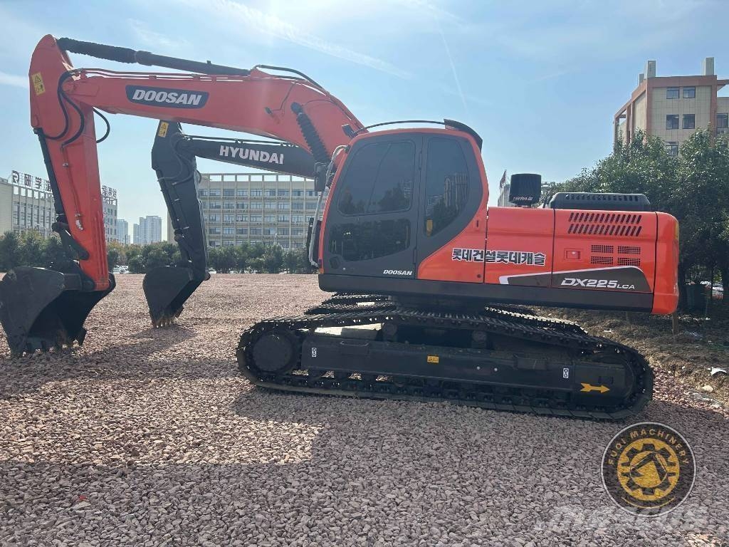 Doosan 225 LCV Верижен екскаватор