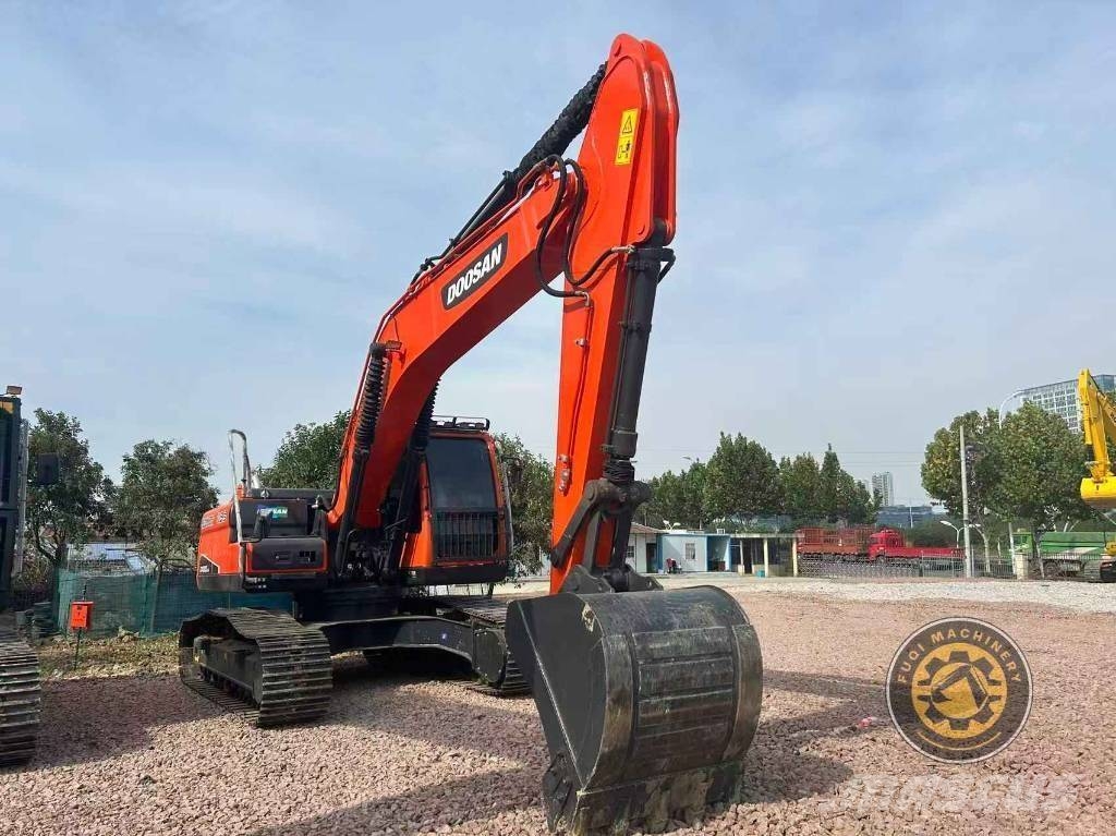 Doosan 225 LCV Верижен екскаватор