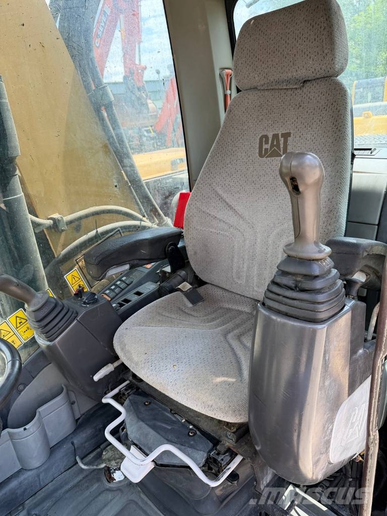 CAT M 318 D Mobilbagger