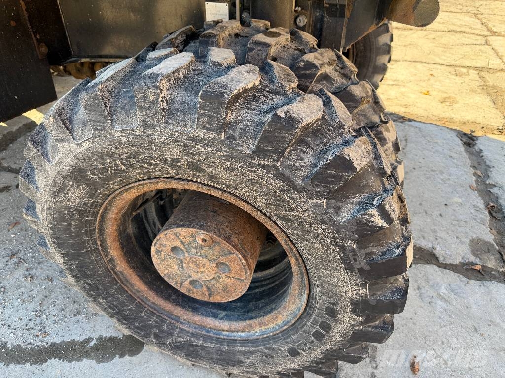 CAT M 318 D Mobilbagger