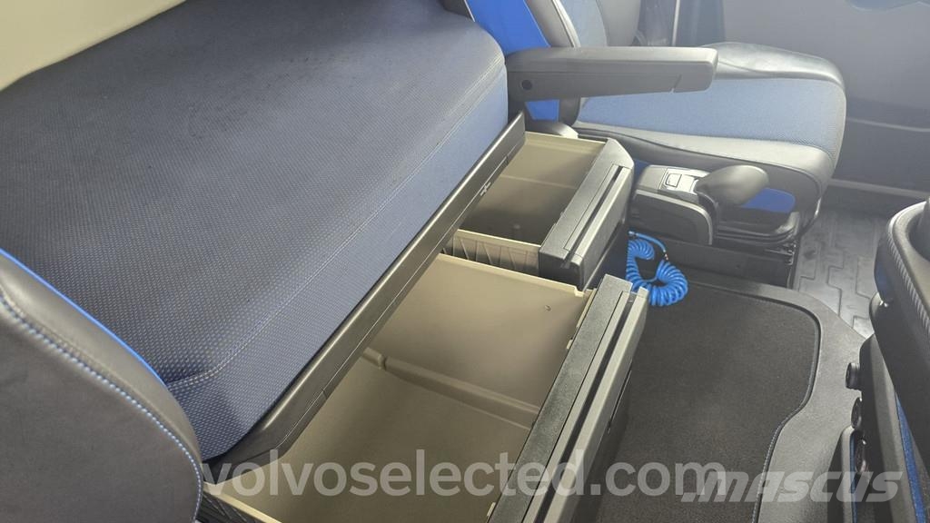 Volvo FH شاحنات قابلة للفك
