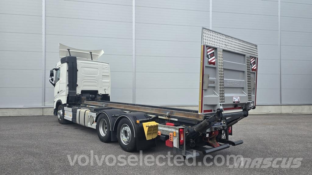 Volvo FH شاحنات قابلة للفك