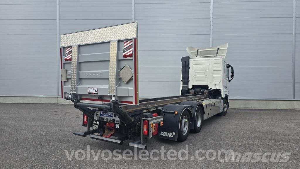 Volvo FH شاحنات قابلة للفك