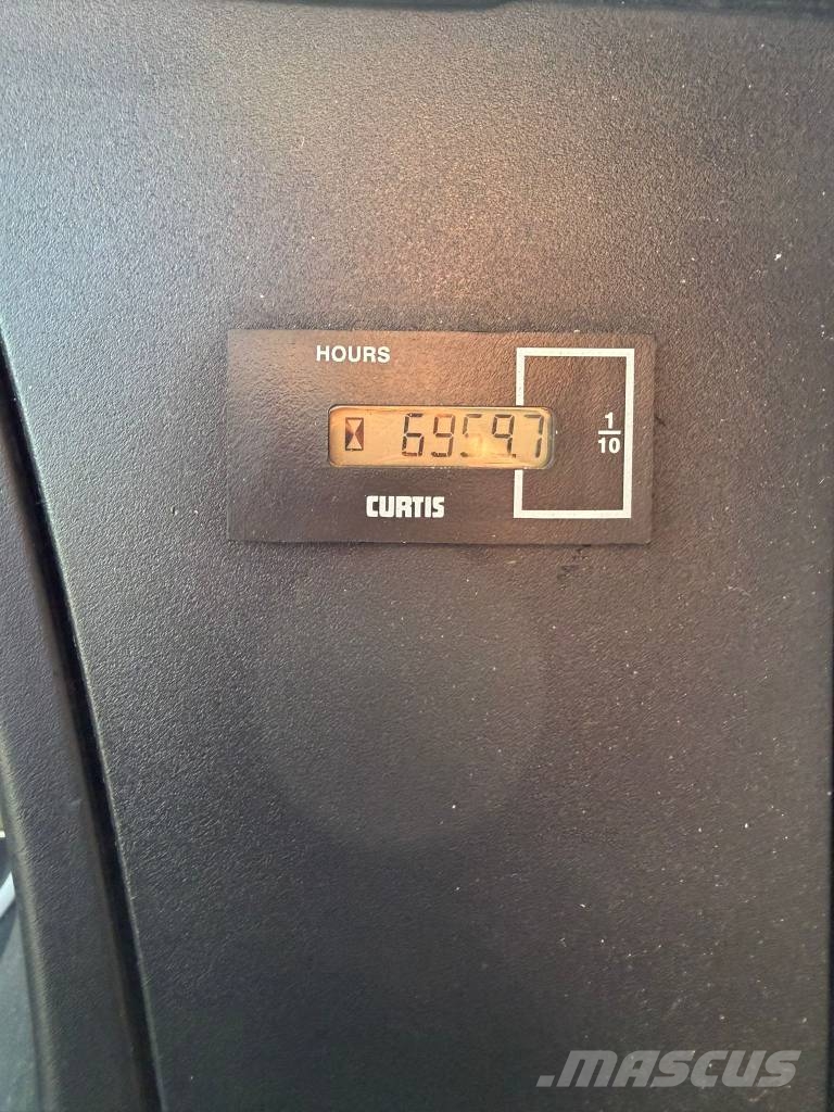 Palfinger P 300 KS Plataformas sobre camión