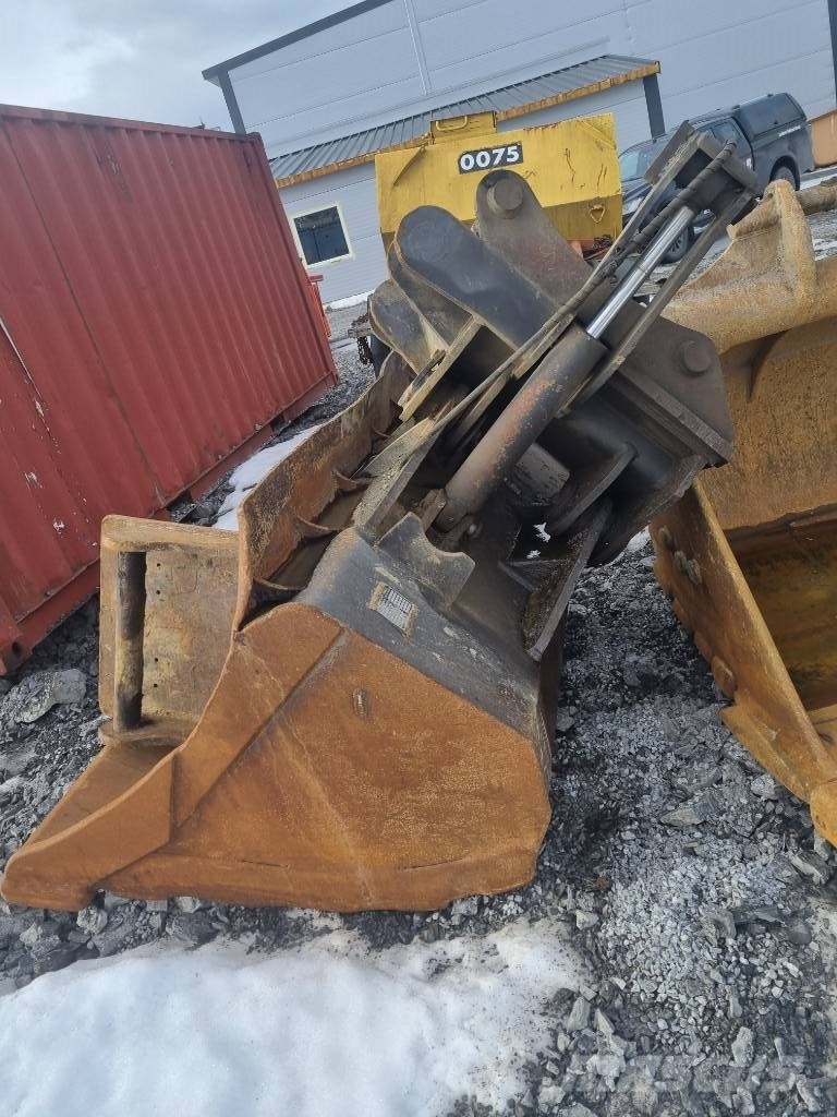 Komatsu HB 365 LC-3 Hybrid med grävsystem Paletli ekskavatörler