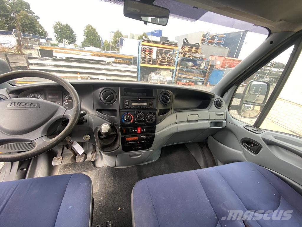 Iveco + Veldhuizen, 15.000 kg. BE-Combi Daily 35C18 + P3 Semi-remorca agabaritica