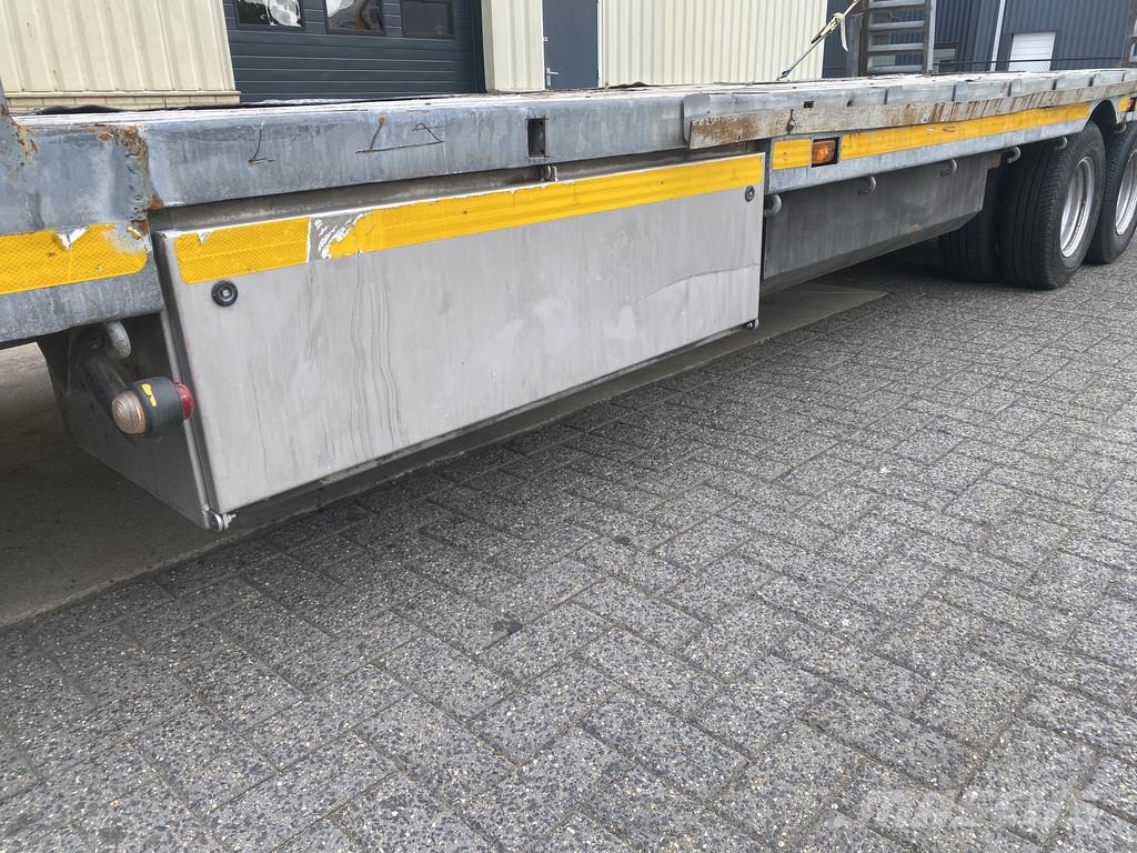 Iveco + Veldhuizen, 15.000 kg. BE-Combi Daily 35C18 + P3 Semi-remorca agabaritica