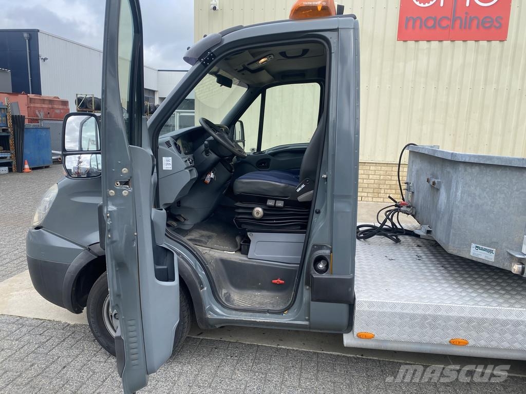 Iveco + Veldhuizen, 15.000 kg. BE-Combi Daily 35C18 + P3 Semi-remorca agabaritica